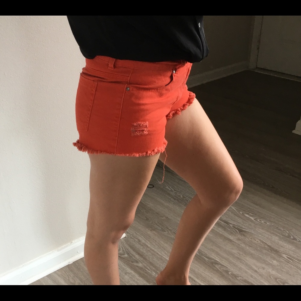 Copper key shorts coral red orange size 5